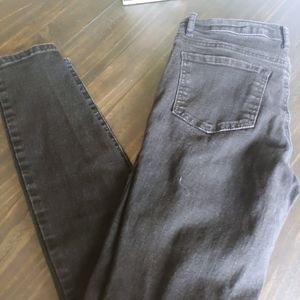 Black distressed jeggings